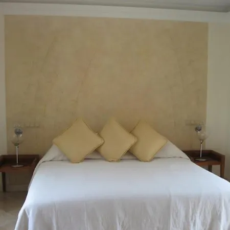 Sleeps 10 Pool Air Con T479972