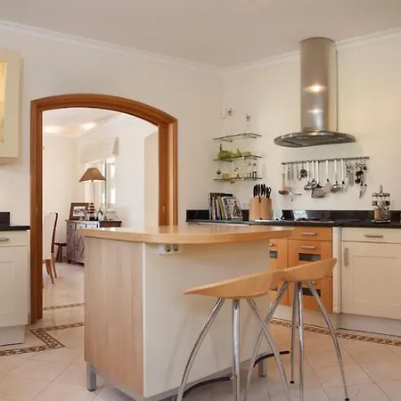 Sleeps 10 Pool Air Con T479972 Villa